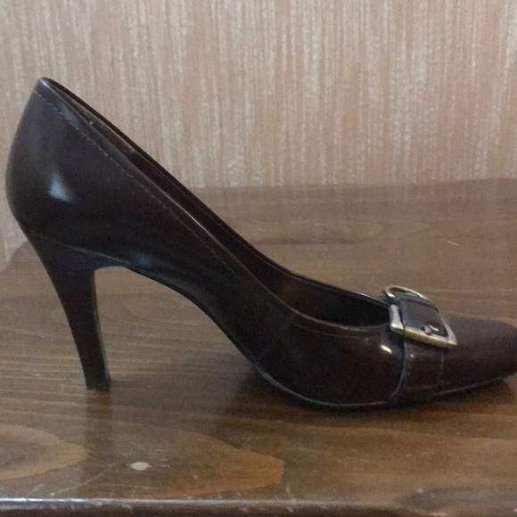 FINAL! Must go by 8/15 Buckle Toe Brown Heel - Picture 3 of 4